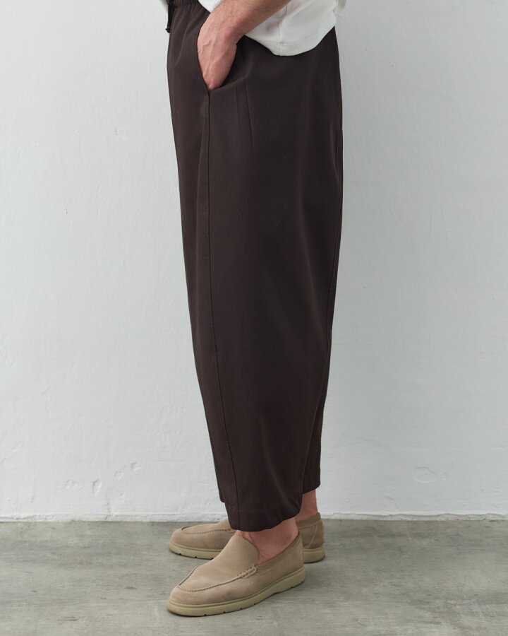 Erkek Paper Gabardin Yanı Ekli Ekstra Barrel Fit Bol Pantolon Kahve - Aybikestil (1)