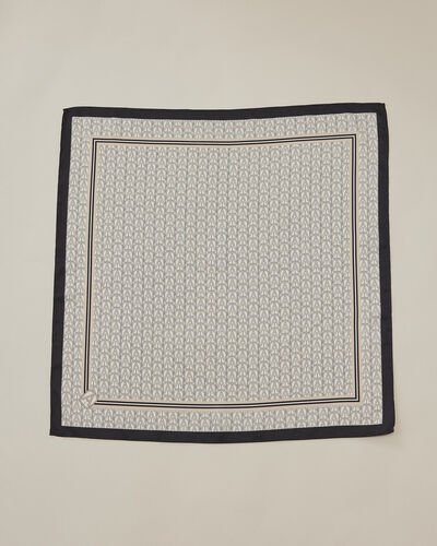 Fular Monogram 