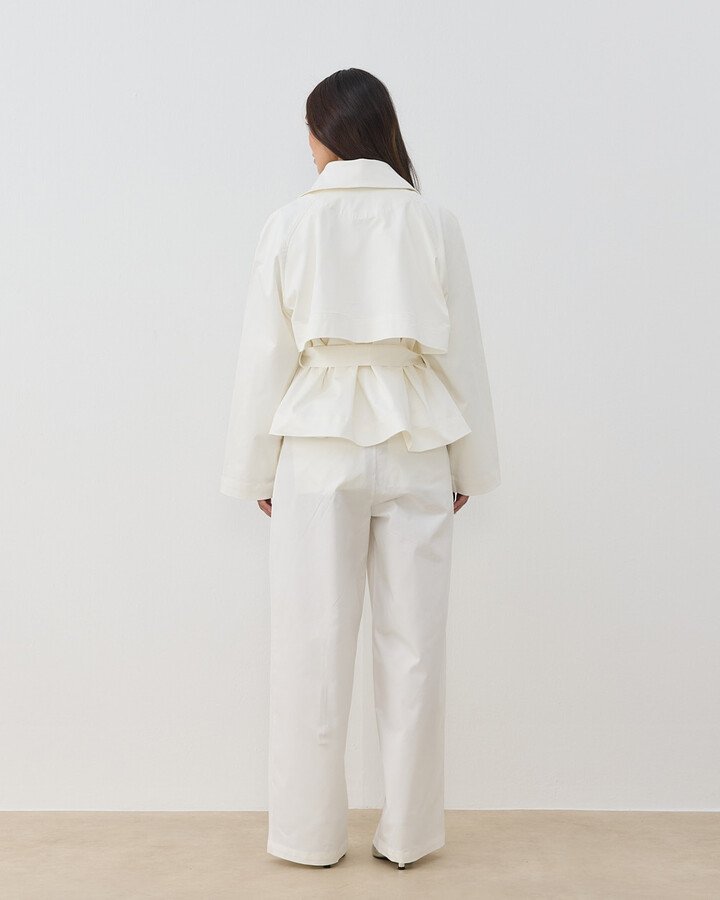 Gabardin Geniş Yakalı Kısa Trençkot Ekru