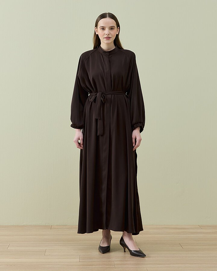 Krep Yandan Yırtmaçlı Düğmeli Abaya Kahve - Aybikestil