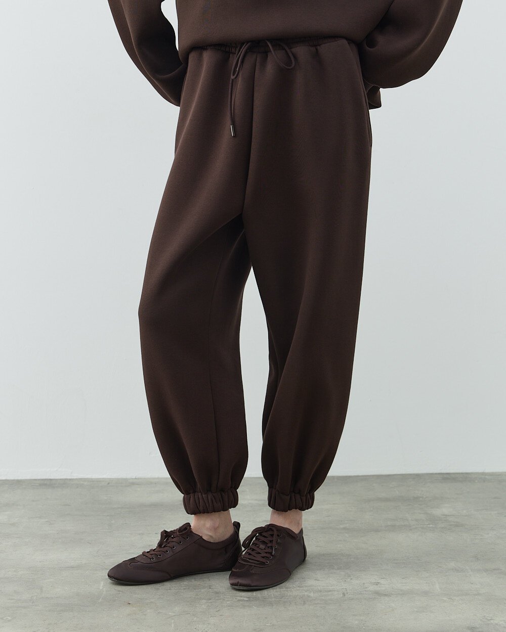 Şardonlu Üç İplik Paçası Lastikli Jogger Eşofman Altı Acı Kahve - 