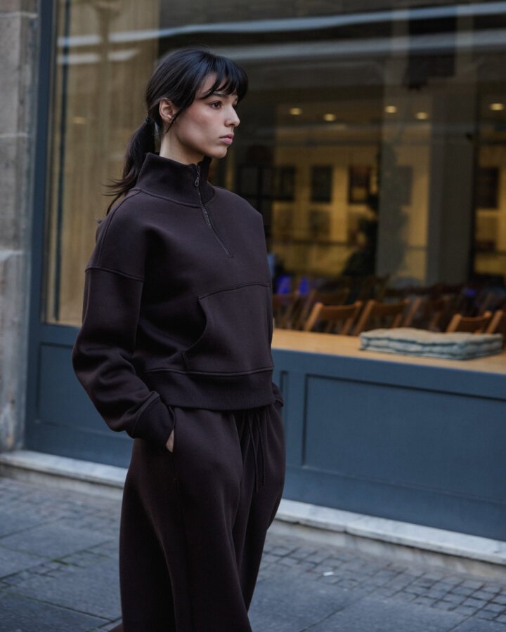 Şardonlu Üç İplik Yüksek Yaka Fermuarlı Cepli Sweat Acı Kahve - Aybikestil (1)