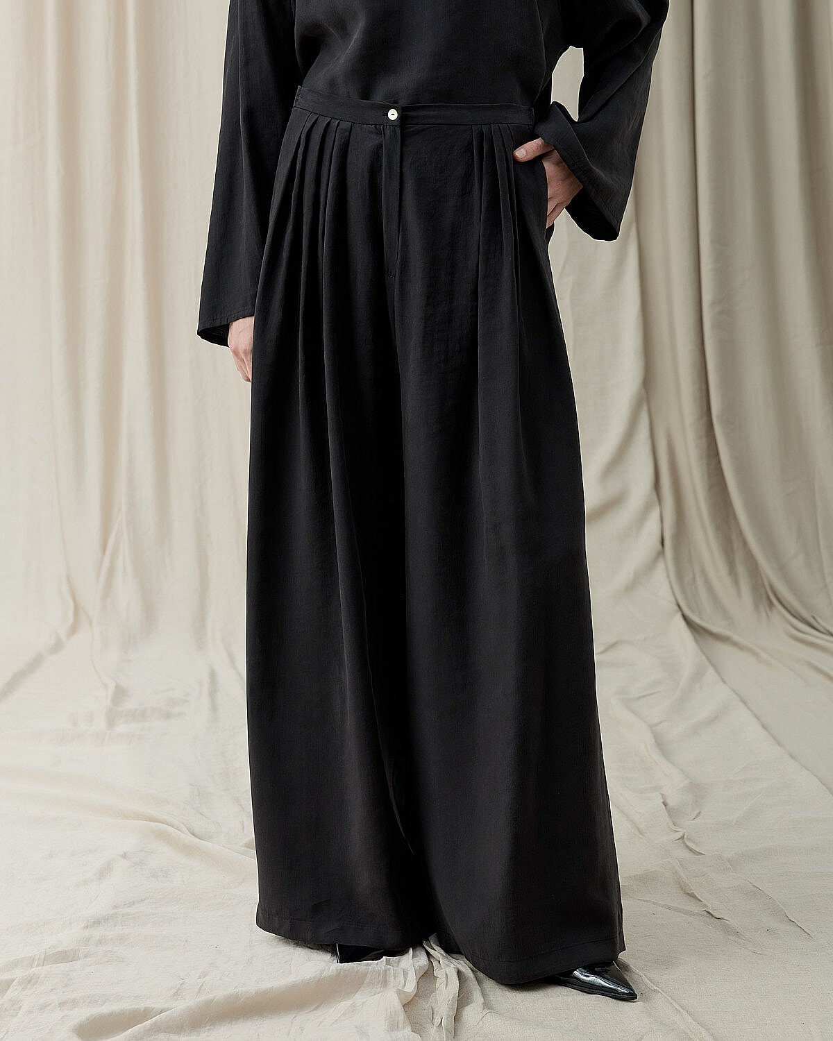 Tencel Küçük Pileli Bol Pantolon Siyah - Aybikestil