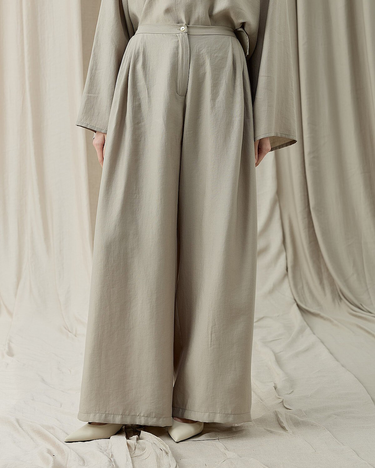 Tencel Küçük Pileli Bol Pantolon Taş - Aybikestil