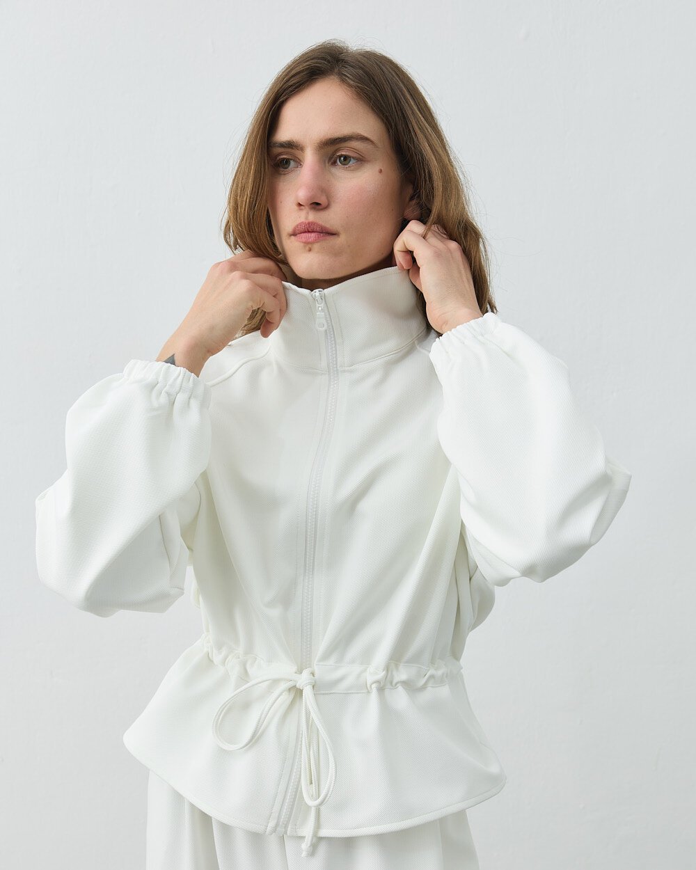 Fitilli Diagonal Fermuarlı Kalkık Yaka Belden Tünelli Ceket Ekru - Aybikestil