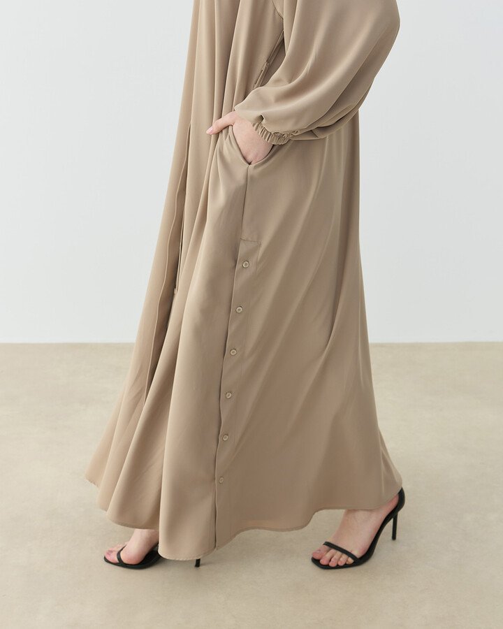 Krep Yandan Yırtmaçlı Düğmeli Abaya Bej - Aybikestil (1)