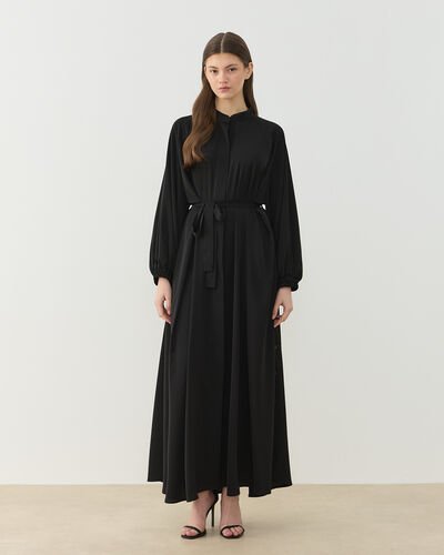 Krep Yandan Yırtmaçlı Düğmeli Abaya Siyah 