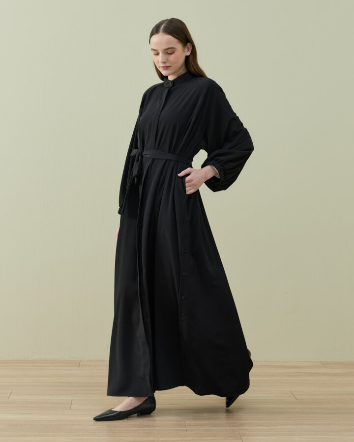 Krep Yandan Yırtmaçlı Düğmeli Abaya Siyah - Aybikestil (1)