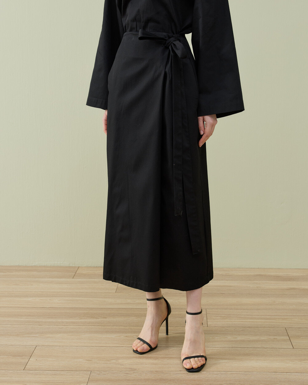 Paper Gabardin Önden Kapaklı Bağlamalı Etek Siyah - Aybikestil