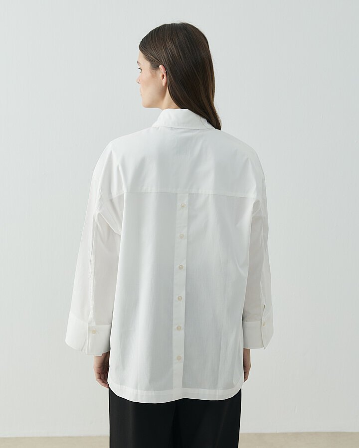 Poplin Yırtmaçlı Arkası Düğmeli Gömlek Ekru - Aybikestil