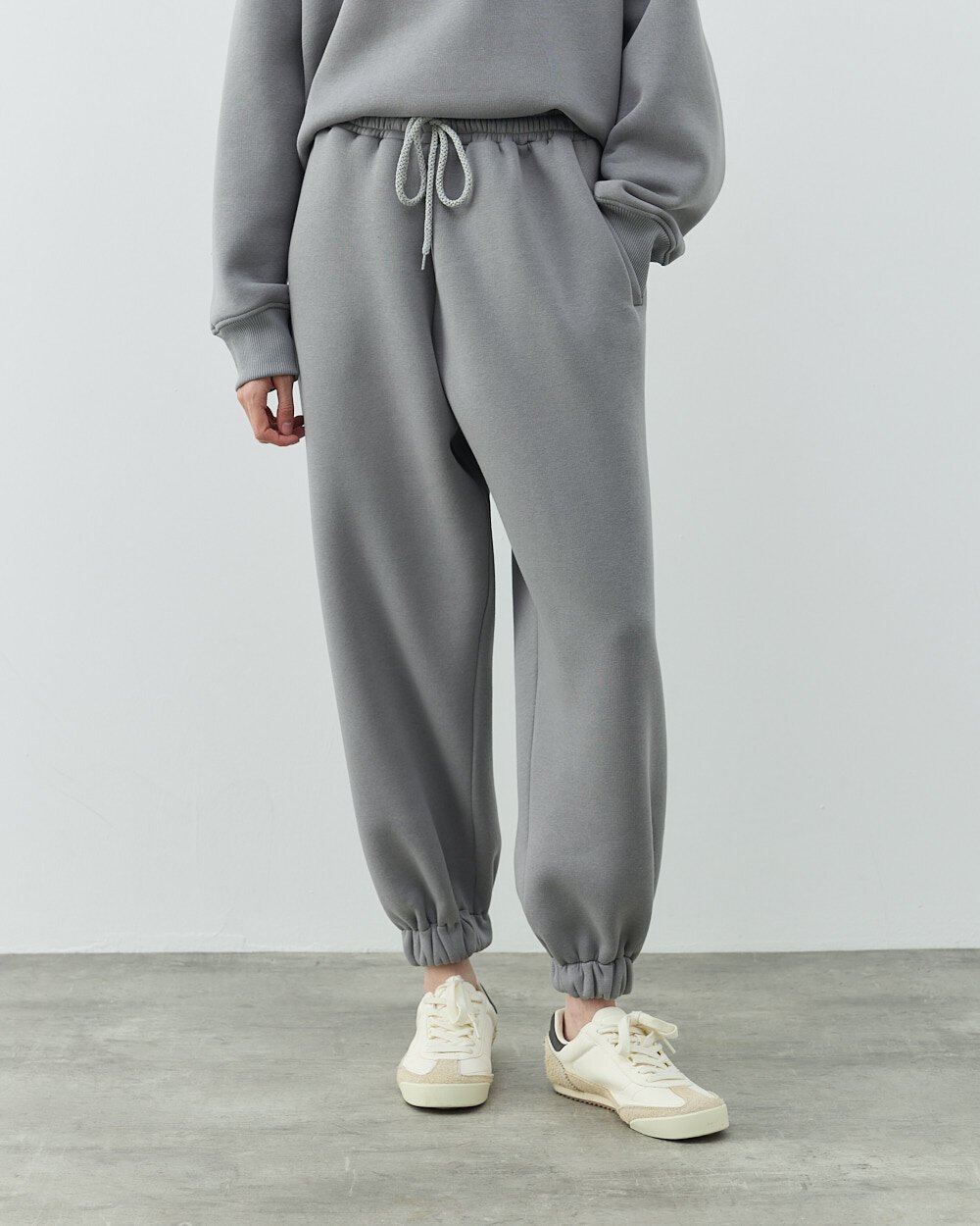 Şardonlu Üç İplik Paçası Lastikli Jogger Eşofman Altı Gri - Aybikestil