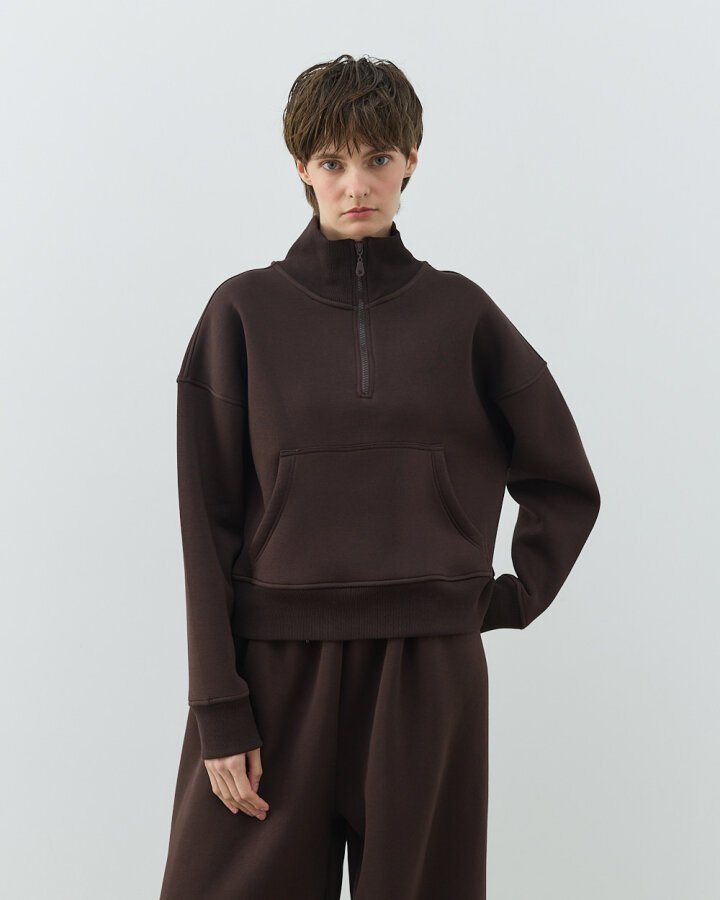 Şardonlu Üç İplik Yüksek Yaka Fermuarlı Cepli Sweat Acı Kahve - Aybikestil (1)