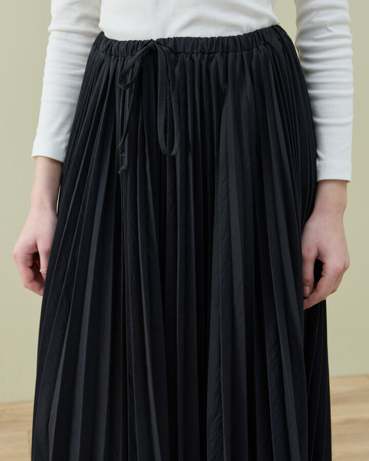 Saten Asimetrik Çok Pilisoley Etek Siyah - Aybikestil (1)