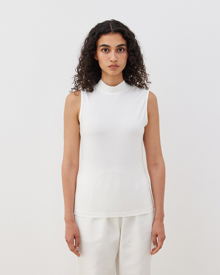 Yüksek Yaka Kolsuz Body Ekru - Aybikestil