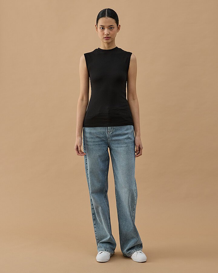 Yüksek Yaka Kolsuz Body Siyah - Aybikestil